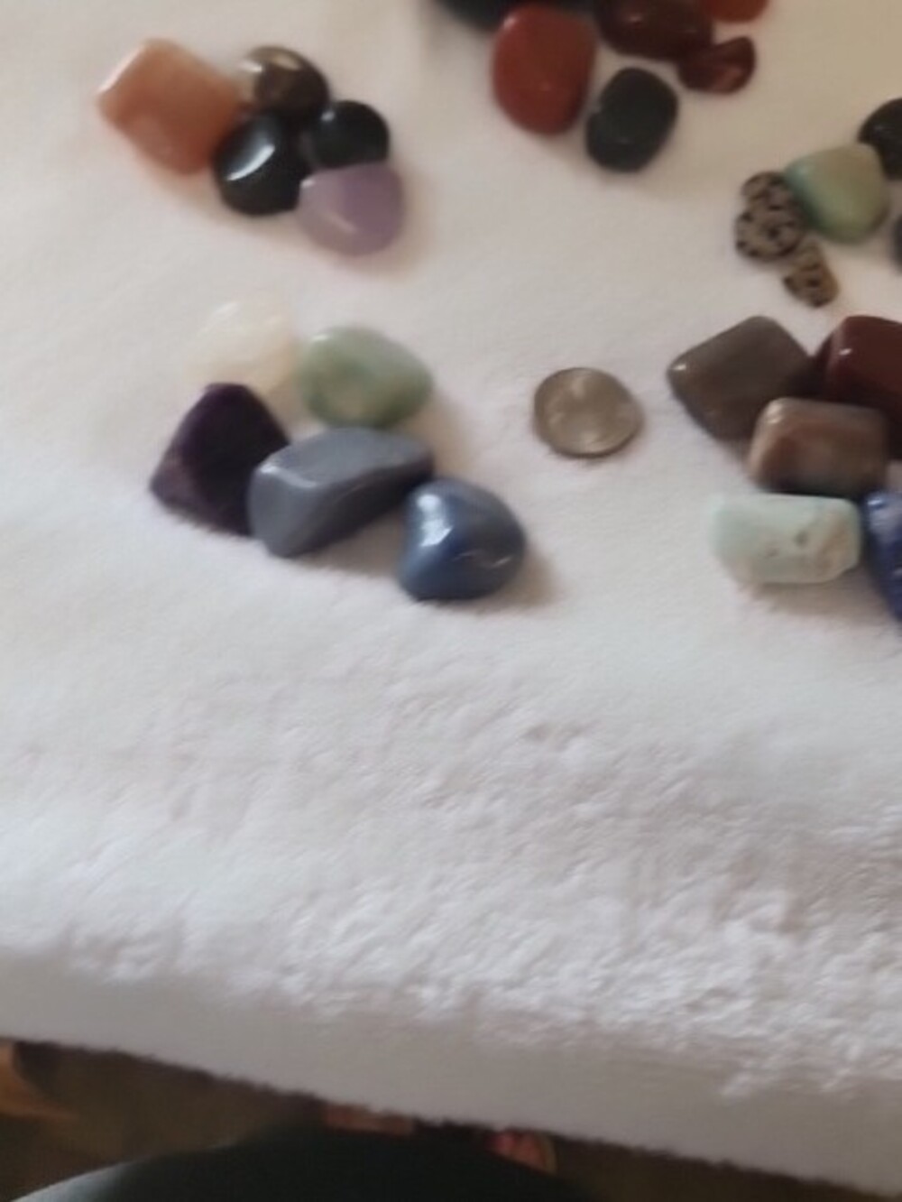 25 Mixed Polished Gemstone Lot #3 with Black Sphere - Picture 8 of 9